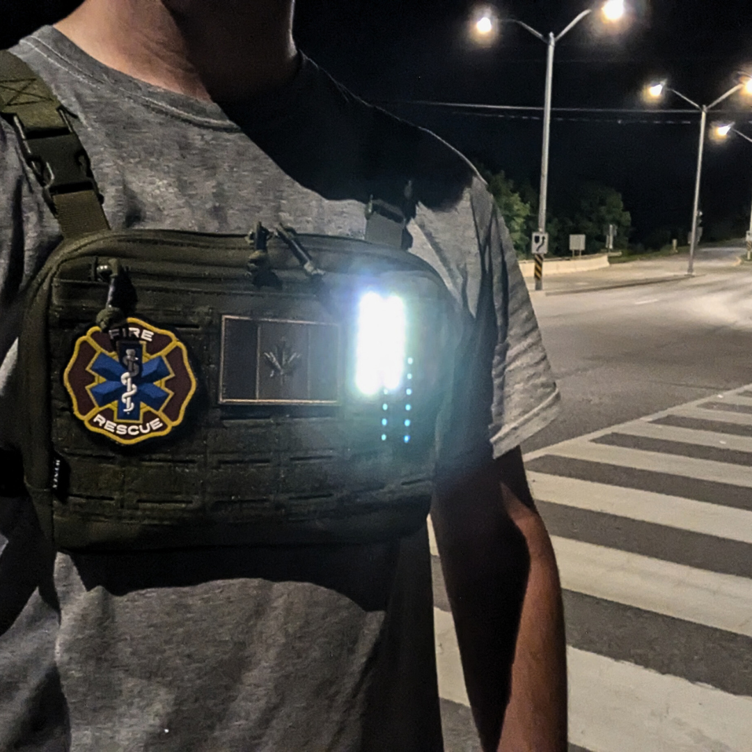 High-lumen tactical flashlight for law enforcement Best safety beacon for emergency responders Military-grade waterproof torch for outdoor activities Army tactical flashlight with infrared light Rechargeable tactical flashlight for night patrols police nvgs gerber knife 9mm torch flashlight chemlight map reading map light tactical army light 